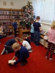 18 Návštěva knihovny, prosinec 2016.jpg