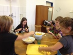 01 Kroužek vaření, říjen 2015.JPG 01 Kroužek vaření, říjen 2015.JPG